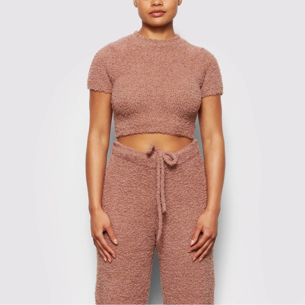 SKIMS Cozy Knit Cropped T-Shirt
Rose Clay